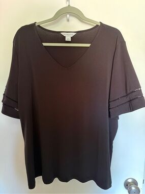 Liz Claiborne Brown V-Neck Short Sleeve Top